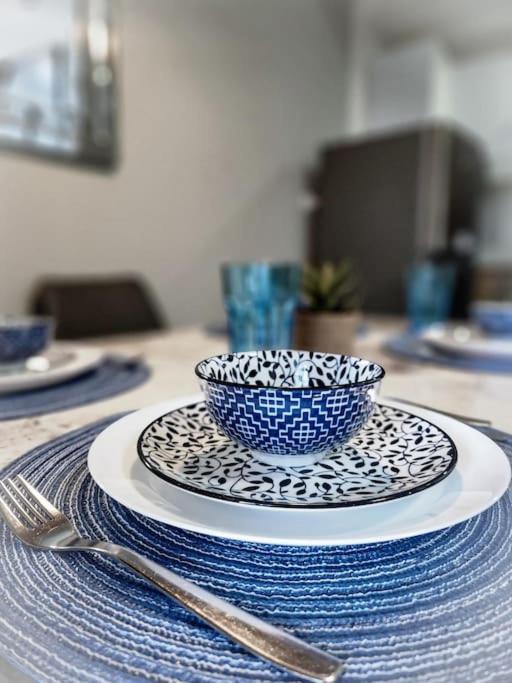 Luxestaysmnl Coastal Chic Netflx 380Mbps Pool Bgc Manila Bagian luar foto
