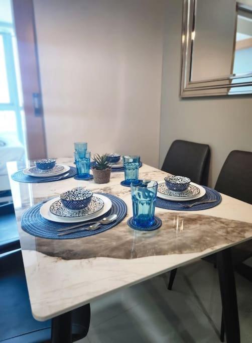 Luxestaysmnl Coastal Chic Netflx 380Mbps Pool Bgc Manila Bagian luar foto