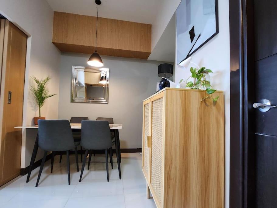 Luxestaysmnl Coastal Chic Netflx 380Mbps Pool Bgc Manila Bagian luar foto