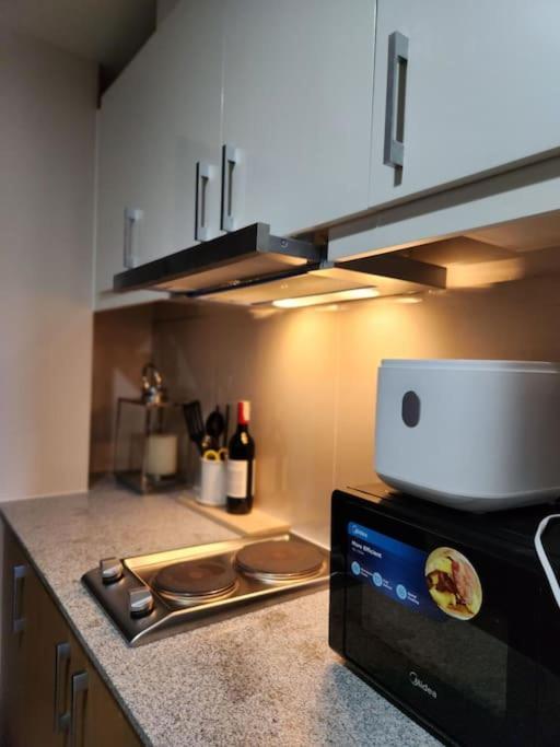 Luxestaysmnl Coastal Chic Netflx 380Mbps Pool Bgc Manila Bagian luar foto